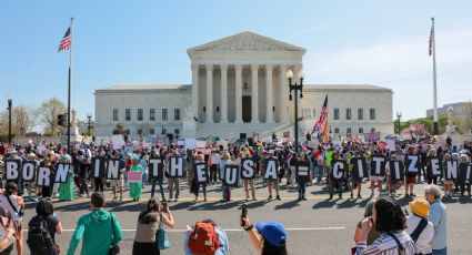 Trump acude a la Corte Suprema de EU por primera vez en debate sobre la ciudadanía por nacimiento