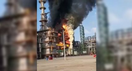 “No hay motivo de alarma”, dice Pemex tras segundo incendio en menos de un mes en Dos Bocas