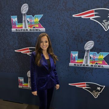 Periodista exhibida con el coach de Patriots fue separada por el NY Times, dice reporte
