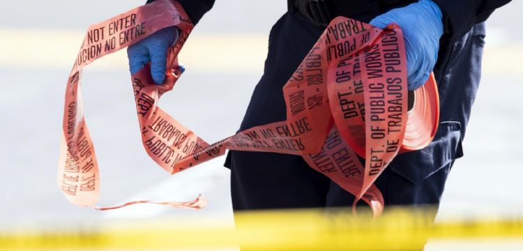 Policía abate a tiros a un sujeto por apuñalar a tres personas en el Metro de Nueva York