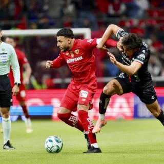 Toluca deja ir el triunfo y el subliderato: San Luis le empata con polémico penalti en compensación
