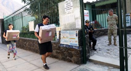 Arrancan las presidenciales en Perú con retrasos en los centros de votación por falta de material electoral