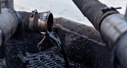 Barril de petróleo vuelve a superar los 100 dólares tras el fin de las negociaciones entre EU e Irán