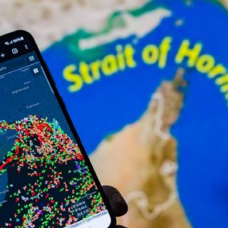 El petróleo de Texas abre la semana con un incremento del 7.13% en medio de tensiones sobre Ormuz