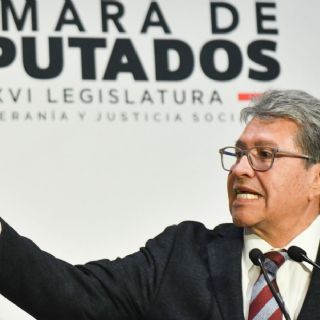 Monreal exige neutralidad a la presidenta de San Lázaro frente a comparecencias por el derrame