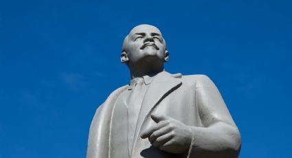 Detienen 10 días a joven en Moscú que lanzó un zapato contra el sarcófago de Lenin