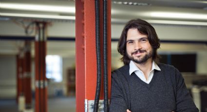 Google crea puesto "ad hoc" para el filósofo inglés Henry Shevlin en DeepMind, su división de IA