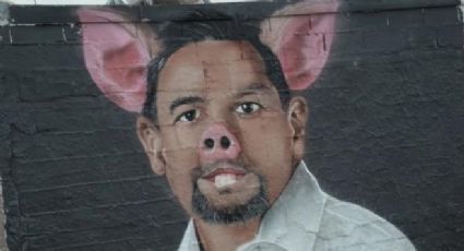 Detienen a dos artistas tras pintar mural contra el alcalde morenista de Ciudad Juárez