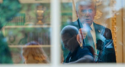 Trump comparte una imagen en la que aparece junto a Jesús en medio de sus críticas al papa León XIV