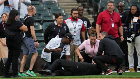¡Drama en las Grandes Ligas! Un cantante se desploma previo al juego White Sox-Rays y es trasladado al hospital