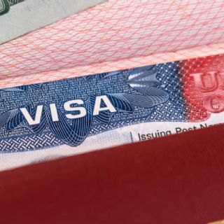 EU cancela visas a personas de varios países por considerarlas adversarias