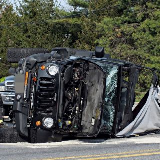 Reportan que Dianna Russini salvó a un anciano de un auto volcado