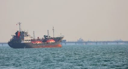 Irán anuncia la reapertura del estrecho de Ormuz: embarcaciones podrán transitar mientras dure la tregua