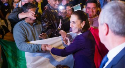 "Viva la paz": Sheinbaum llega a Barcelona acompañada de música y consignas