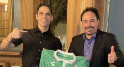 Hugo Sánchez invita a comer al aficionado que limpió su placa en el estadio del Atlético de Madrid y lo traicionan los nervios: “Soy ídolo de usted”