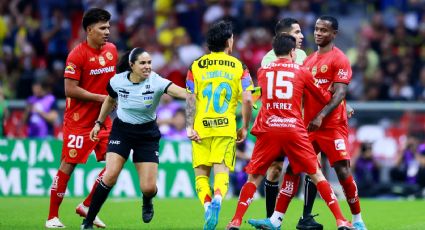 ¡Calientito! Antonio Mohamed, DT del Toluca, realiza gesto obsceno a la banca del América; Helinho 'cacheteó' a Zendejas