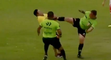 ¡A lo ‘Daniel-San’! Árbitro se defiende con una patada de karate y fulmina a un auxiliar que intentó agredirlo