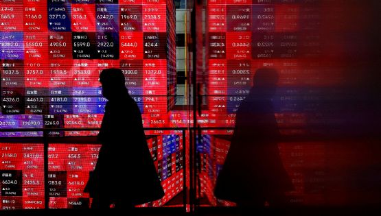 Caen las principales bolsas de Asia tras discurso de Trump en el que no despejó dudas sobre el conflicto en Irán