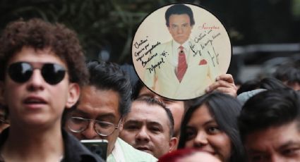 "Era un cantante único": conmemoran el Día Internacional de José José en la colonia Clavería, CDMX