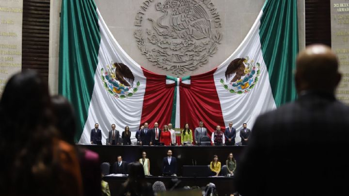 Diputados de Morena hacen cabildeo VIP a favor de aspirantes a consejeros electorales en medio de las votaciones