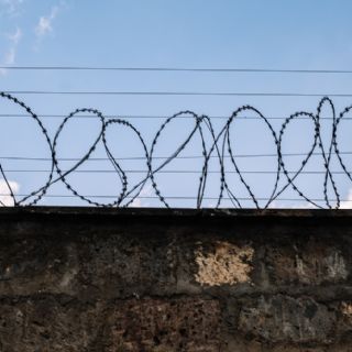 Motín en prisión de Venezuela deja cinco reclusos muertos en medio de acusaciones de irregularidades