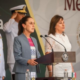 Sheinbaum visita Veracruz entre ola violenta, derrame de hidrocarburo y sistema de Salud colapsado