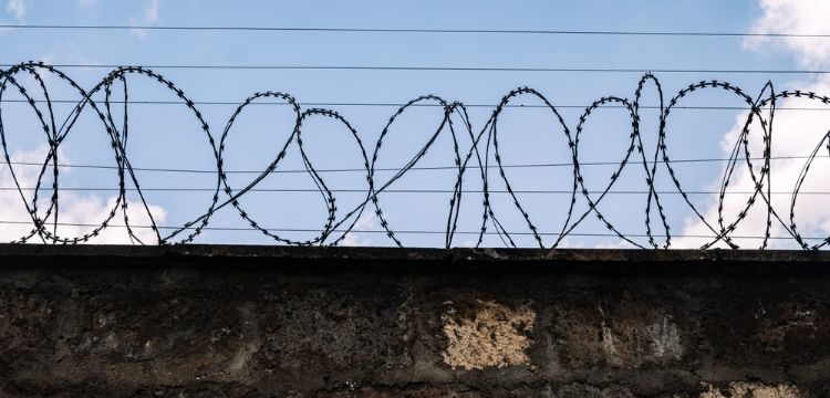 Motín en prisión de Venezuela deja cinco reclusos muertos en medio de acusaciones de irregularidades