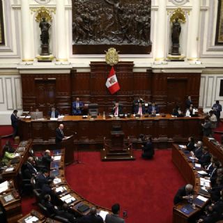 Compra de aviones F-16 a EU desata nueva crisis en el gobierno de Perú