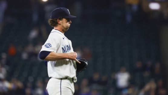 ¿Dónde quedó la bolita? Insólito hit se dio en la MLB, pese a que el pitcher la atrapó con el uniforme