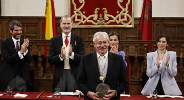 Gonzalo Celorio destaca el humor y la promiscuidad literaria en la recepción del Premio Cervantes