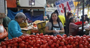 Economía de México cae un 0.3% interanual en febrero, hila dos meses a la baja