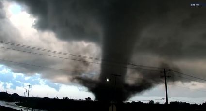 Tornado en Oklahoma deja casas en escombro y daños en la Base Aérea Vance
