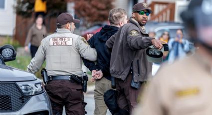 Policías de Texas podrán detener a personas sospechosas de estar en EU sin documentos