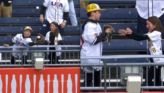 Jugador de Pirates descubre a una niña con su jersey en la tribuna y le lanza una pelota: otro pequeño la atrapa y se la entrega