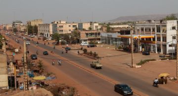 Filial de Al Qaeda se adjudica ataques coordinados en Mali; asegura controlar varias ciudades