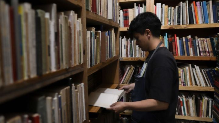 Biblioterapia: diversos países recomiendan leer libros para mejorar la salud mental