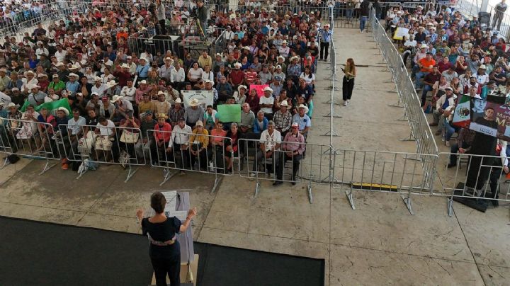 “No hay medicamentos”: pobladores encaran a Sheinbaum en Hidalgo y exhiben fallas en hospitales