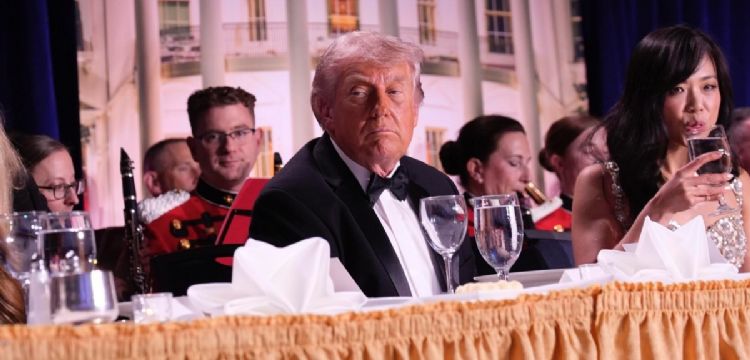 Trump resulta ileso tras disparos en cena de corresponsales y presume la captura del tirador