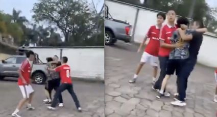Joven es agredido por varios rivales tras un partido de futbol en Veracruz, y el papá de uno de ellos lo golpea con una llave mecánica