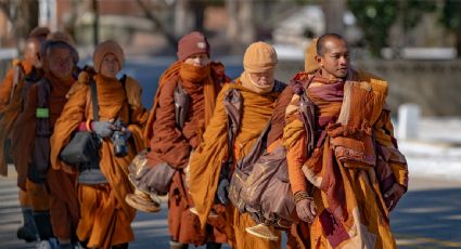 Incautan a 22 monjes budistas más de 100 kilos de presunta cannabis y hachís en el aeropuerto de Sri Lanka