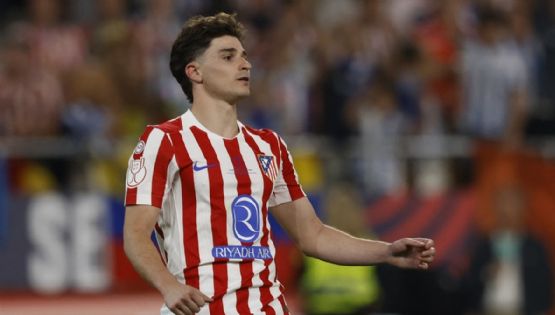 Julián Álvarez, delantero del Atlético de Madrid, ataja los rumores sobre su fichaje al Barcelona: “Se empieza a hacer una pelota de mentiras”