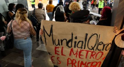 Estudiantes se manifiestan en la estación Universidad de la Línea 3 del Metro para exigir mejores condiciones