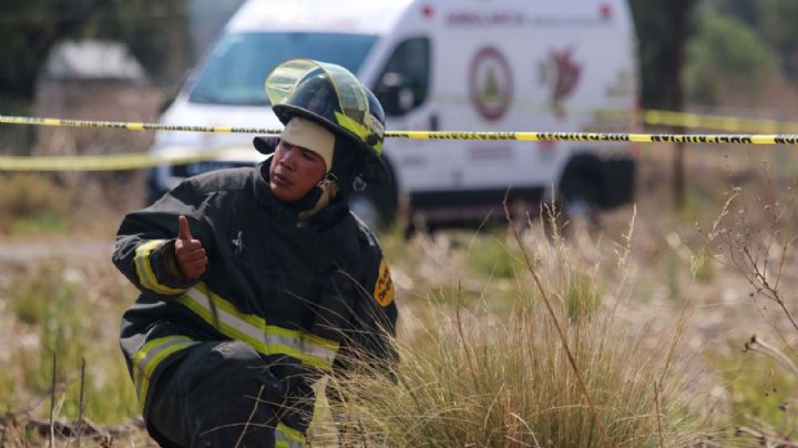 Colapsa túnel de "huachicol" en el Edomex y cuatro personas quedan atrapadas; continúa rescate