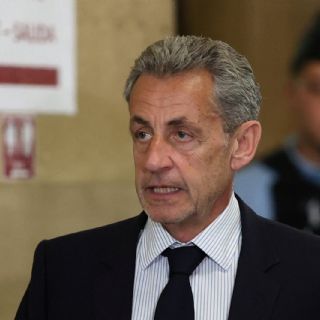 "La memoria puede flaquear": Sarkozy intenta desestimar el testimonio de su ex brazo derecho