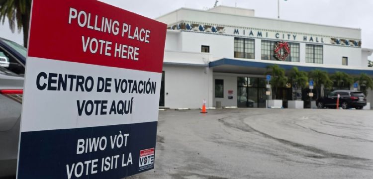 Asamblea Legislativa de Florida aprueba nuevo mapa electoral que favorece a los republicanos