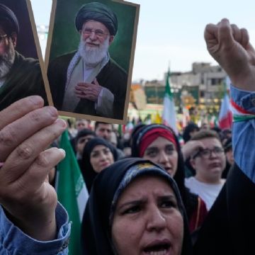 Líder supremo de Irán responde a Trump: dice que protegerá sus "capacidades nucleares y de misiles"