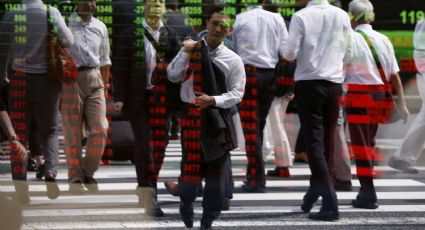 Bolsas de Asia abren en rojo ante incertidumbre por Ormuz y el crudo se sitúa cerca de los 120 dólares por barril