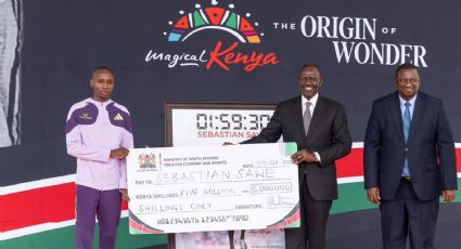 El presidente de Kenia regala un auto y 61 mil dólares a Sabastian Sawe por su récord en el Maratón de Londres