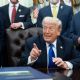 Trump firma orden ejecutiva para impulsar acceso a planes de jubilación del sector privado