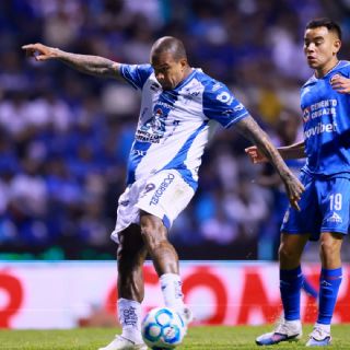 Cruz Azul sufre la contundencia de Robert Kenedy y pierde el invicto en casa ante el Pachuca